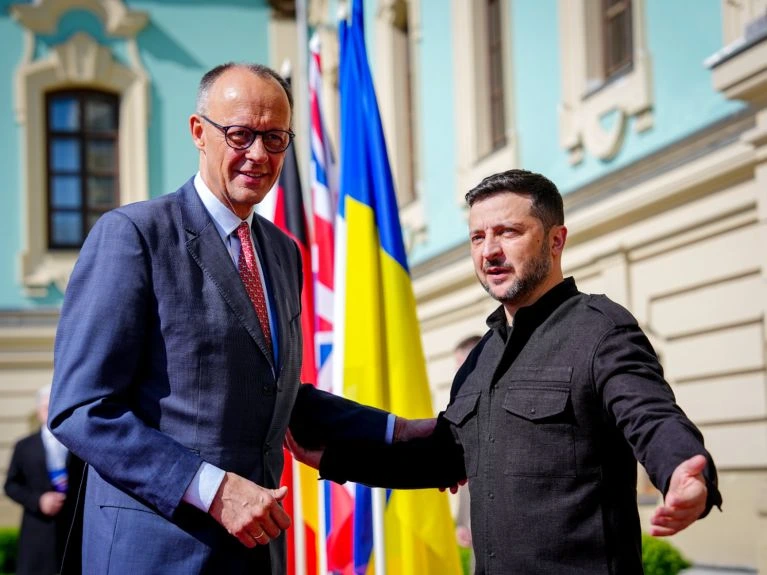 El gobierno de Merz se comprometió a incrementar su apoyo a Ucrania, manteniéndose como el segundo mayor donante