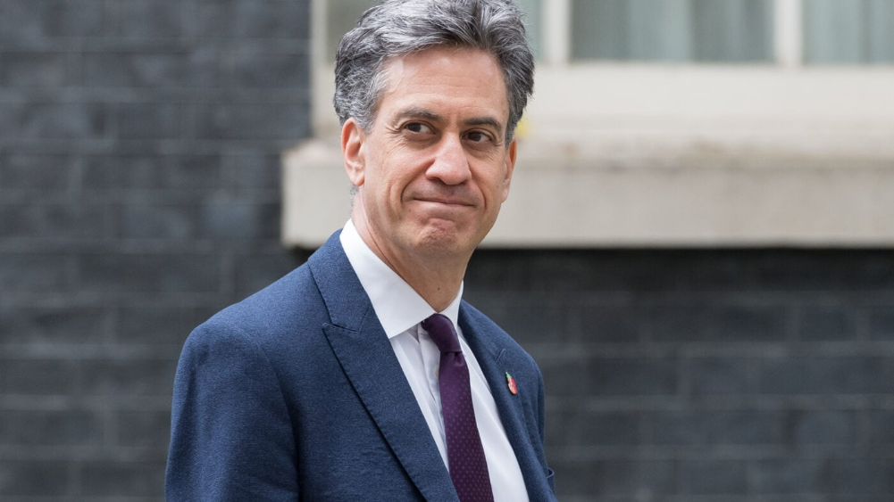 El ministro de Energía del Reino Unido le habría sugerido a Keir Starmer que presente su renuncia a la brevedad