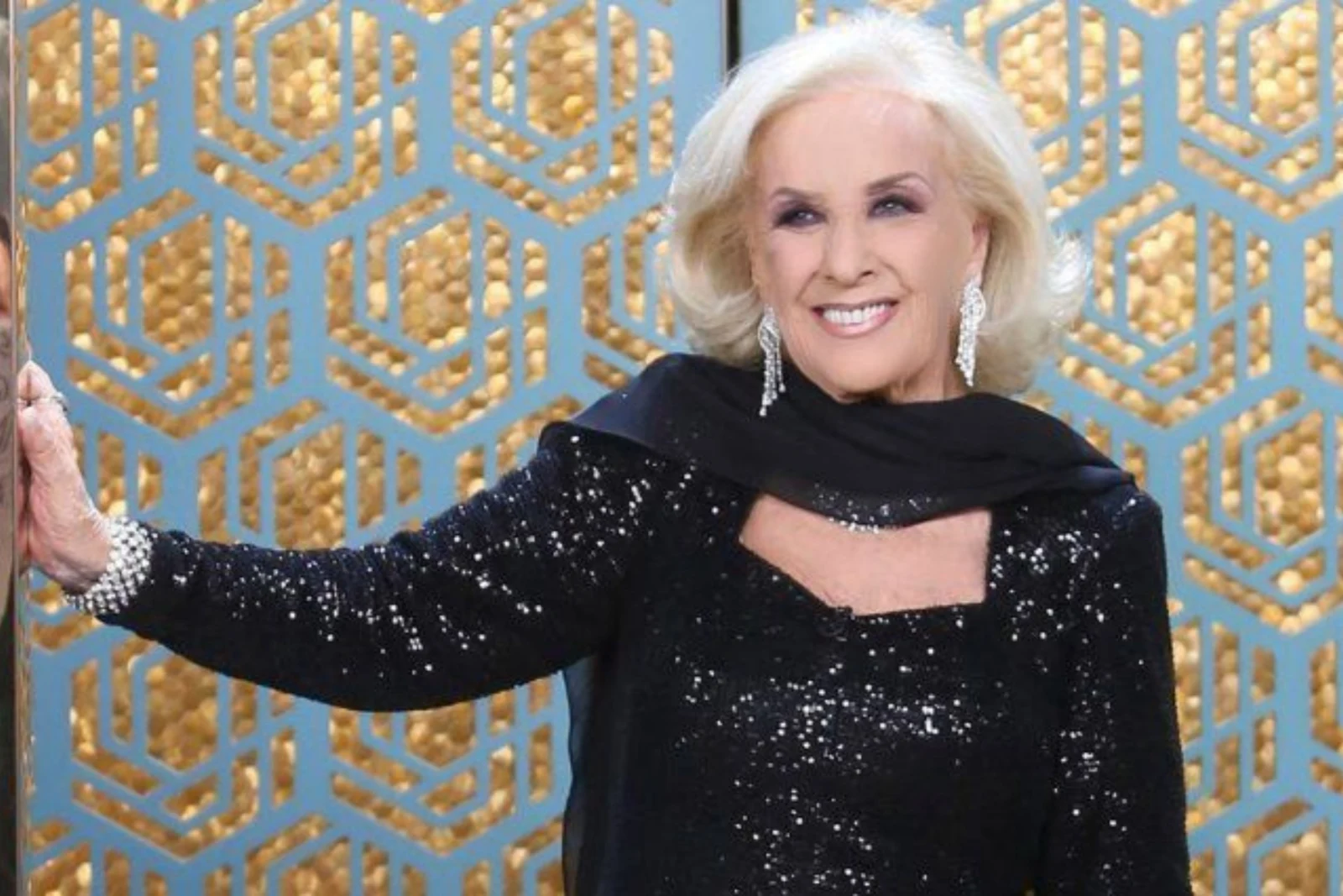 Mirtha Legrand deberá seguir en reposo en la institución