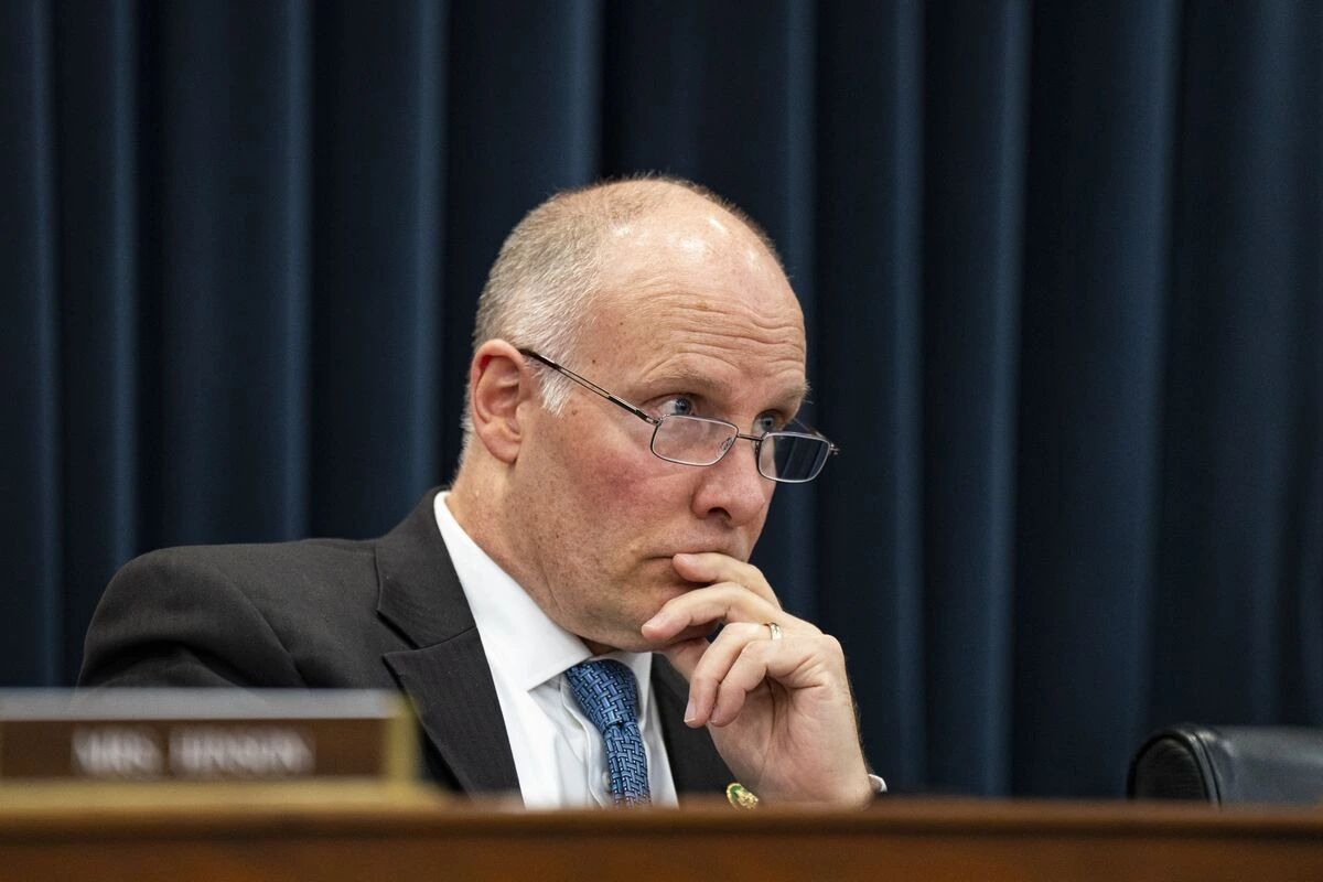 Republican Congressman John Moolenaar urged President Donald Trump to take a strong stance against Xi Jinping's regime shortly before the second in-person meeting between the two leaders