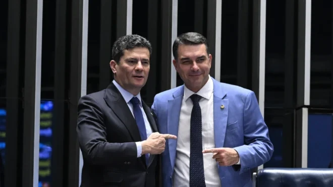 Flavio Bolsonaro y Sergio Moro.