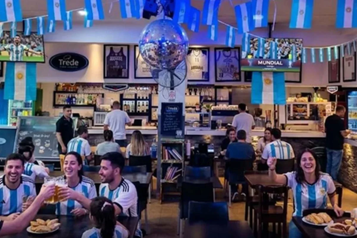 Numerous bars, taverns, and pizzerias launched special promotions to accompany the matches