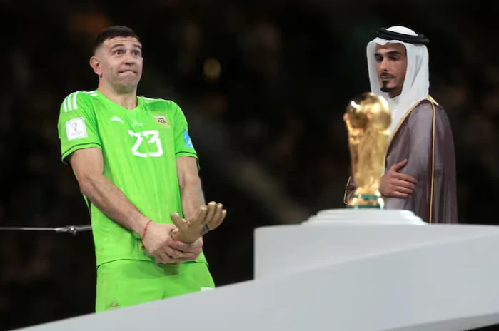 Tras el Mundial 2022, la FIFA tuvo que cambiar algunas reglas por el Dibu Martínez