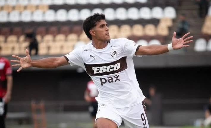 Tomás Nasif, centrodelantero, actualmente en Platense