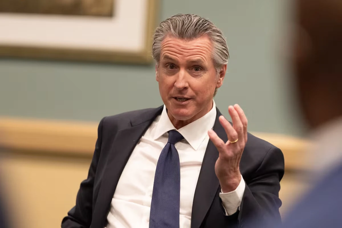 El demócrata Gavin Newsom busca implementar un disparatado nuevo impuesto que aumentaría el costo de vida de los californianos