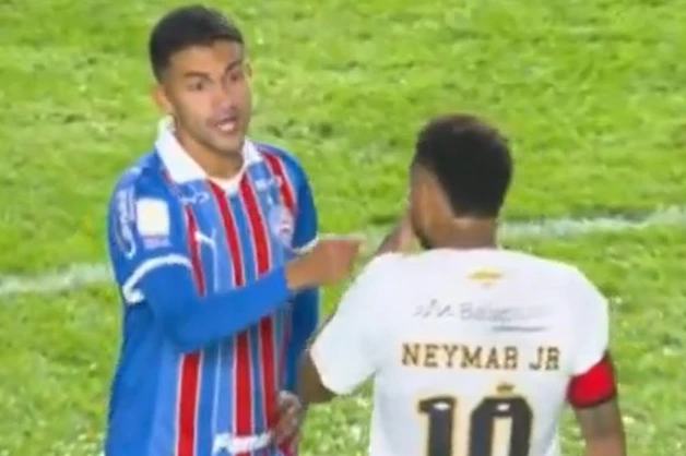 Nueva víctima de la Ley Prestianni: Neymar fue expulsado por hablar con un rival tapándose la boca