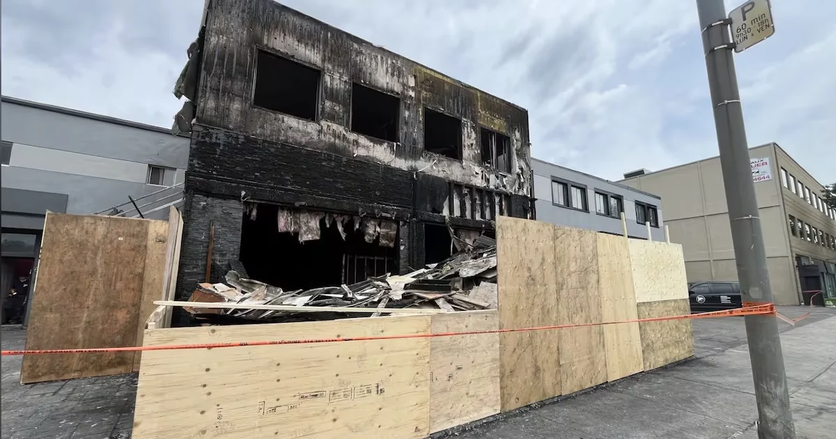 La policía de Montreal investiga el incendio de un restaurante judío como un ataque de odio antisemita, aunque todavía no lo ha confirmado