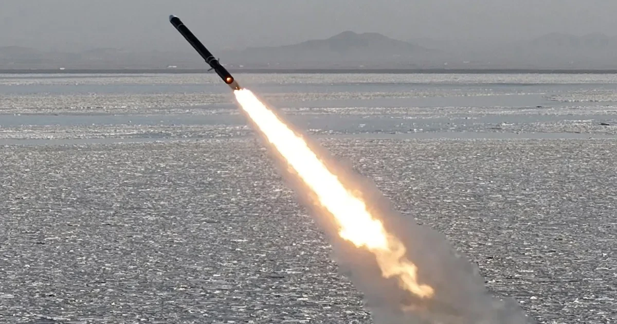 Corea del Norte volvió a lanzar un misil al mar, y volvió a elevar la tensión con Japón y Corea del Sur, que han incrementado el nivel de alerta