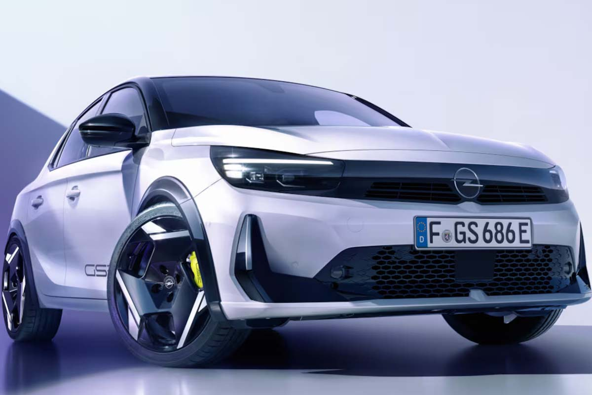 The sporty design of the new Corsa GSE