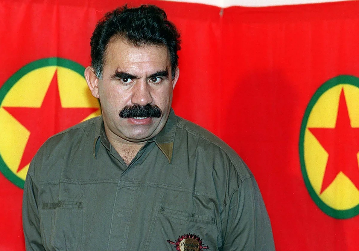 En 2025, el histórico líder del grupo terrorista, Abdullah Öcalan, solicitó al partido que depusiera las armas y se disuelva