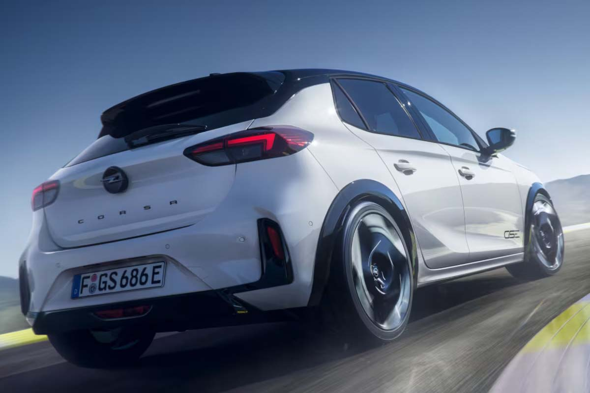 What is the engine of the new Opel Corsa GSE like?