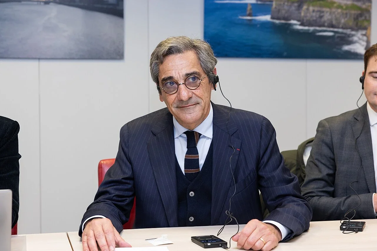 El ministro francés de Pequeñas y Medianas empresas aseguró que el gobierno francés mantendrá un estricto control sobre la plataforma