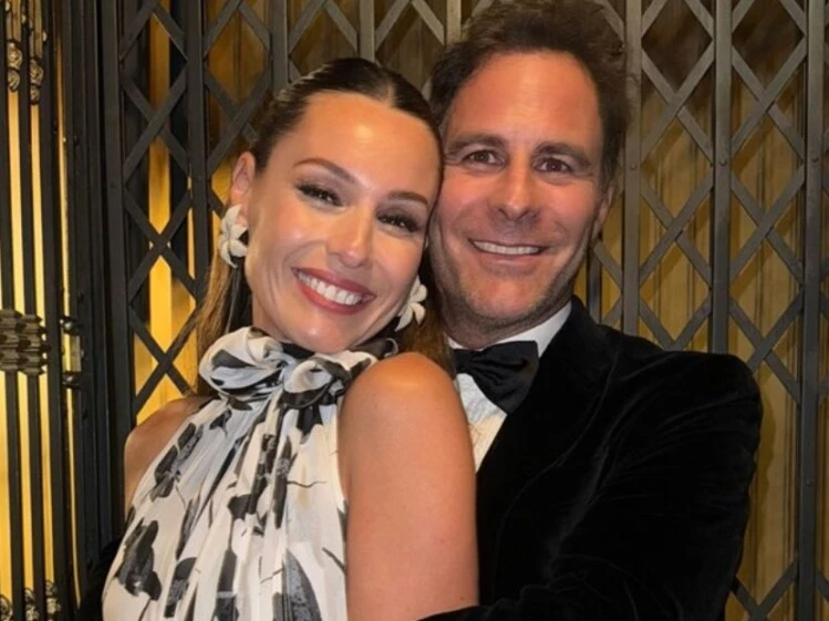 The lovers were spotted together in recording studios.