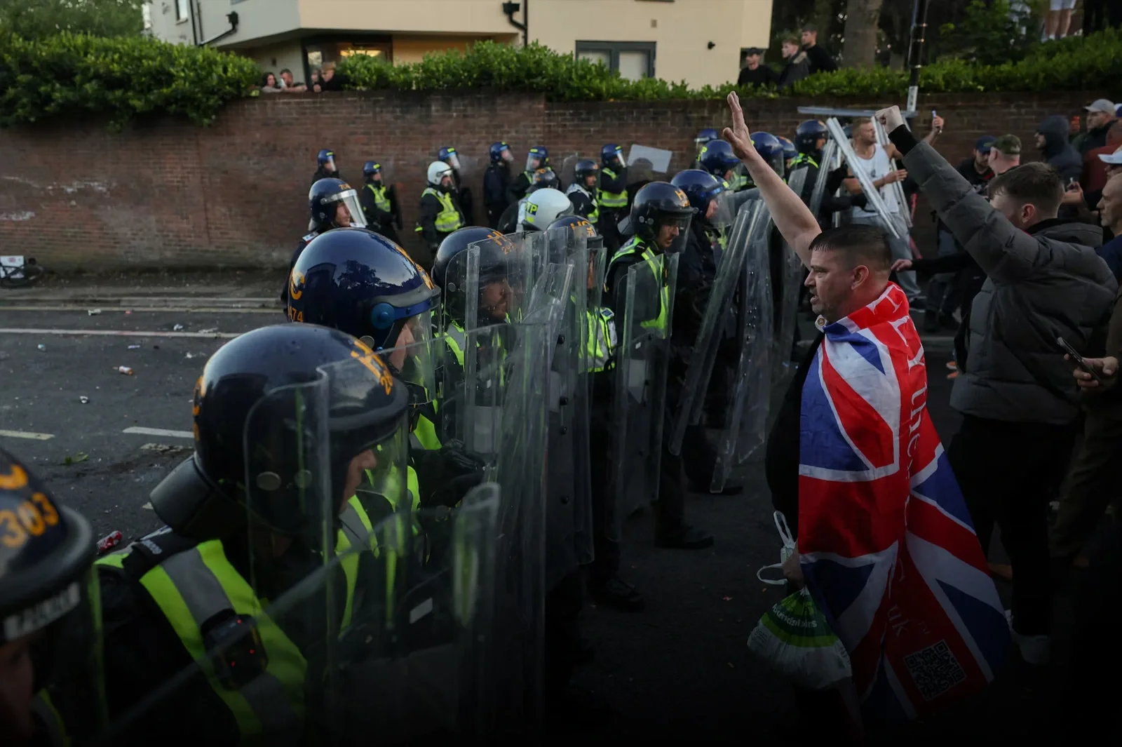 Belfast estalló tras un brutal caso de apuñalamiento y crecen las críticas a la inmigración ilegal