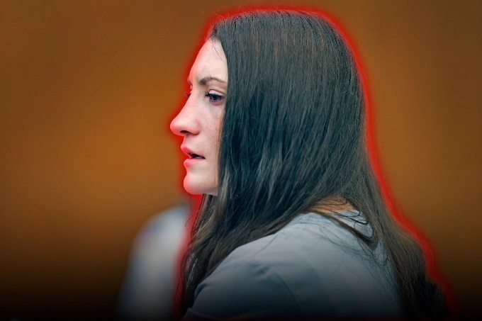 Trial of Lindsay Clancy: 11 jurors want to acquit her and there is a patriot who is stopping the impunity of the feminist killer