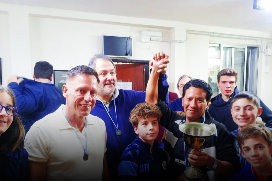 El magnate Peter Thiel jugó un torneo de ajedrez en el Abasto y quedó tercero