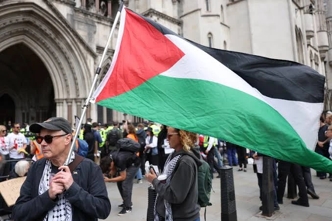 Entre las organizaciones sancionadas se encuentran la organización pro-Hamás ''Palestine Action''