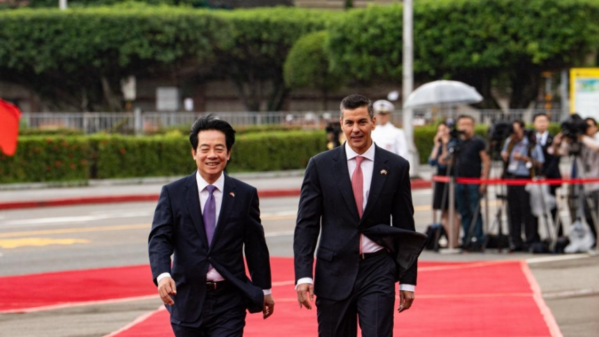 El presidente de Paraguay realizó una visita a Taiwán y el régimen de Xi Jinping lo criticó fuertemente