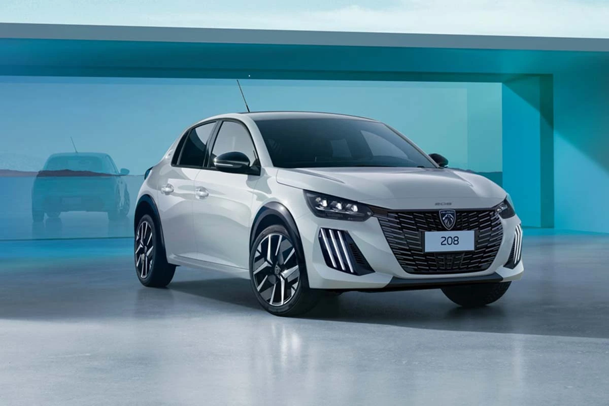 ¿Qué motor y equipamiento tiene el Peugeot 208 Allure AT?