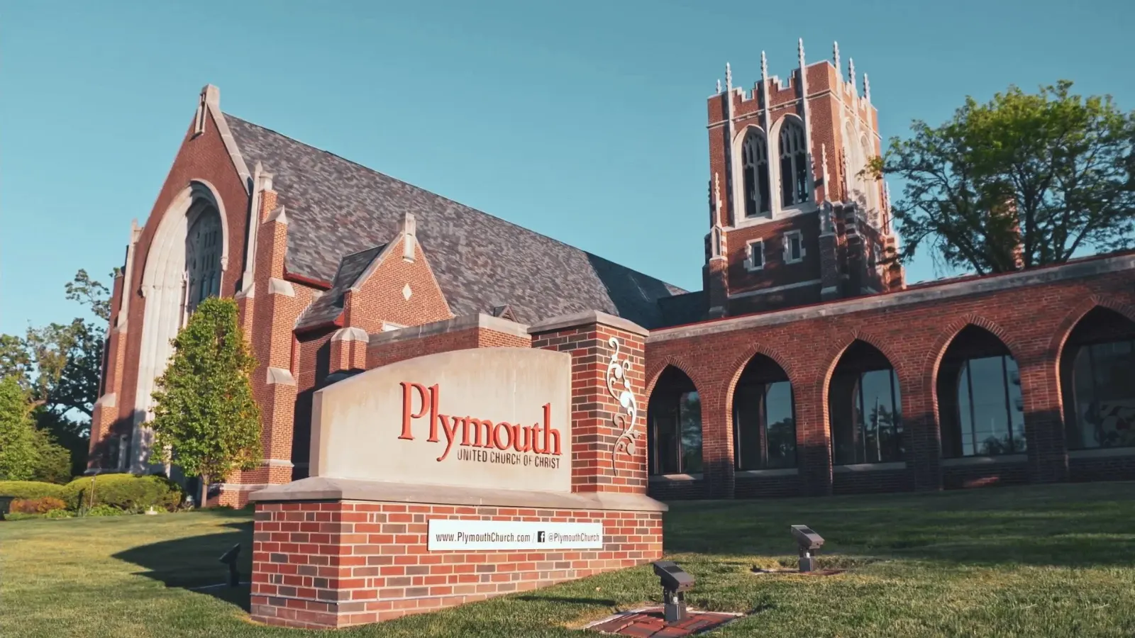 La iglesia ''Plymouth Congregational United Church of Christ'' ha expresado actitudes que contrastan totalmente con los valores cristianos