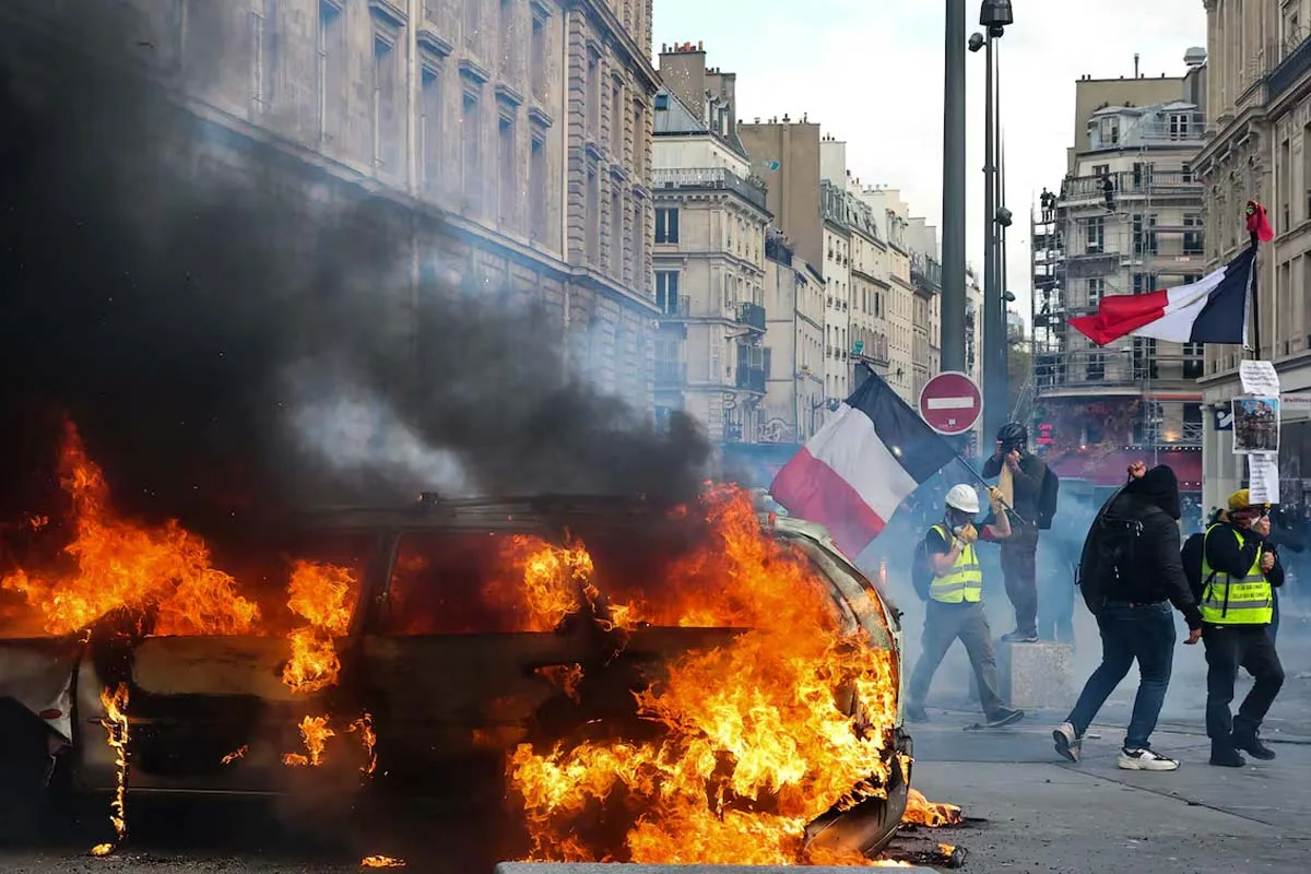 Marine Le Pen responsabilizó a la extrema izquierda por los disturbios