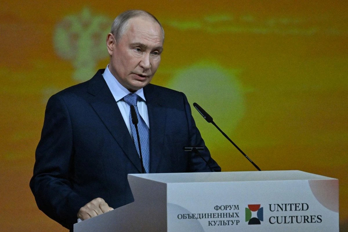 Vladimir Putin dejó abierta la puerta a negociaciones diplomáticas con Ucrania, pero advirtió acerca de una respuesta militar a los bombardeos de Kiev