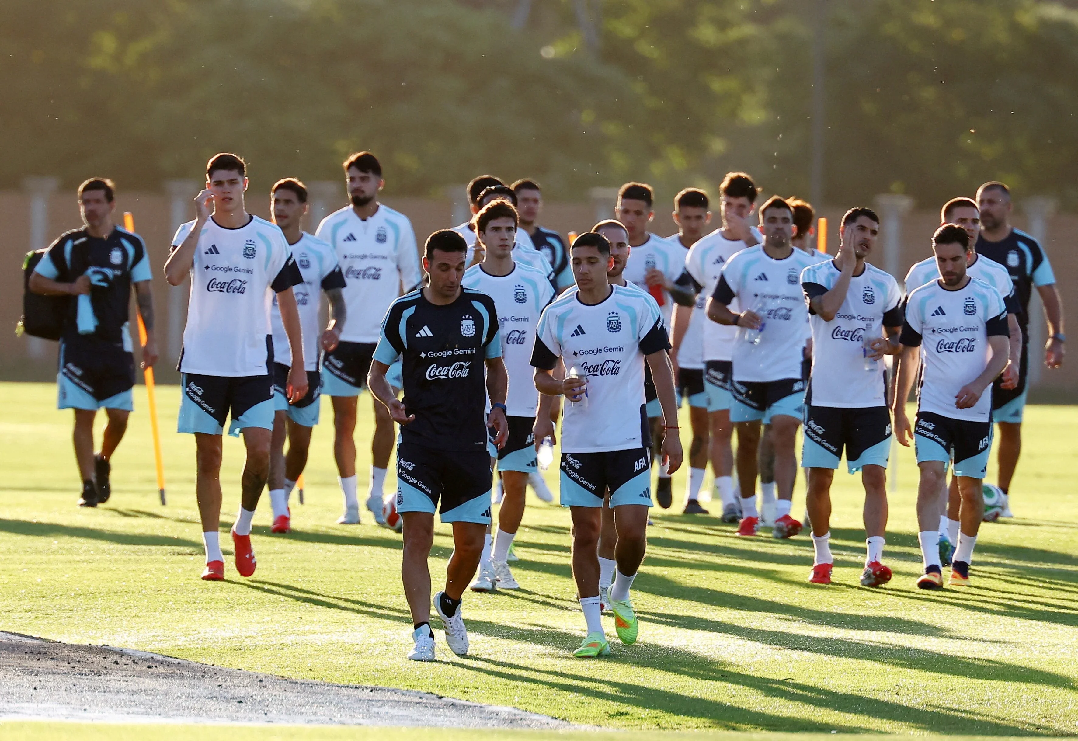 Scaloni comentó que es díficil que todo el plantel este al 100%