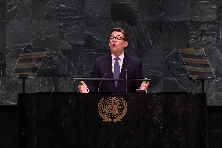 Andy Burnham ante la Asamblea General de la ONU.