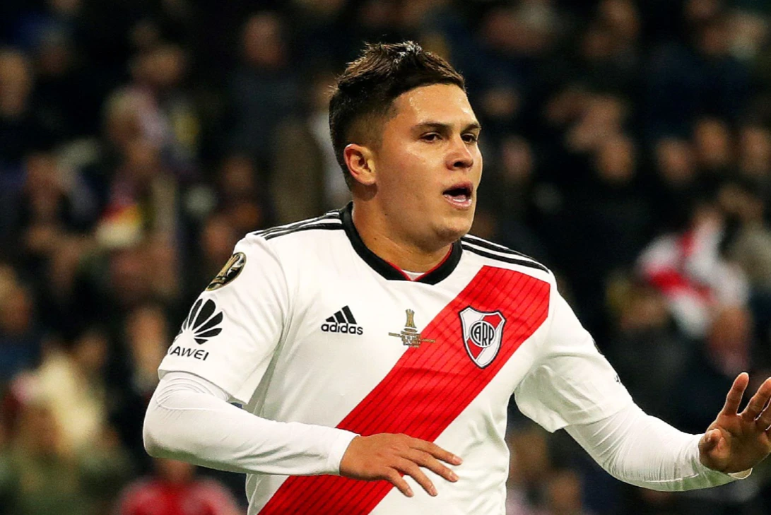 Otro de los héroes en Madrid que se va por la puerta de atrás: Juan Fernando Quintero rescindió con River