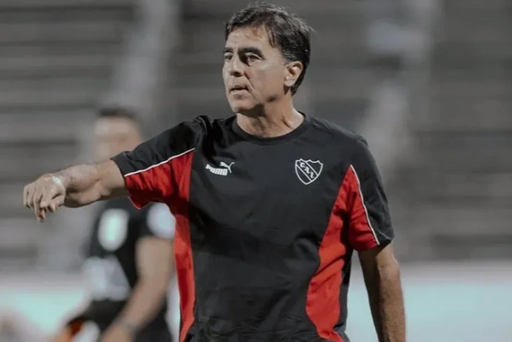 La dirigencia de Independiente decidió echar a Gustavo Quinteros