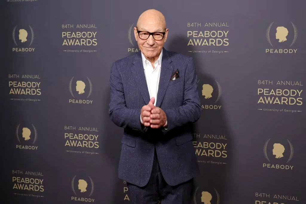 El actor británico tenía 86 años y murió en su casa de Los Ángeles