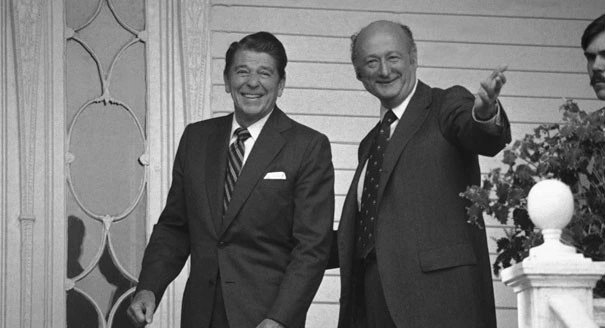 The last time a president visited the residence of the mayor of New York was when Ronald Reagan attended during Ed Koch's administration