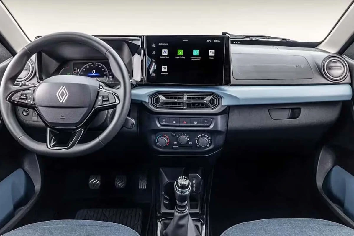 La versión Techno agrega un nuevo volante multifunción con comandos de audio