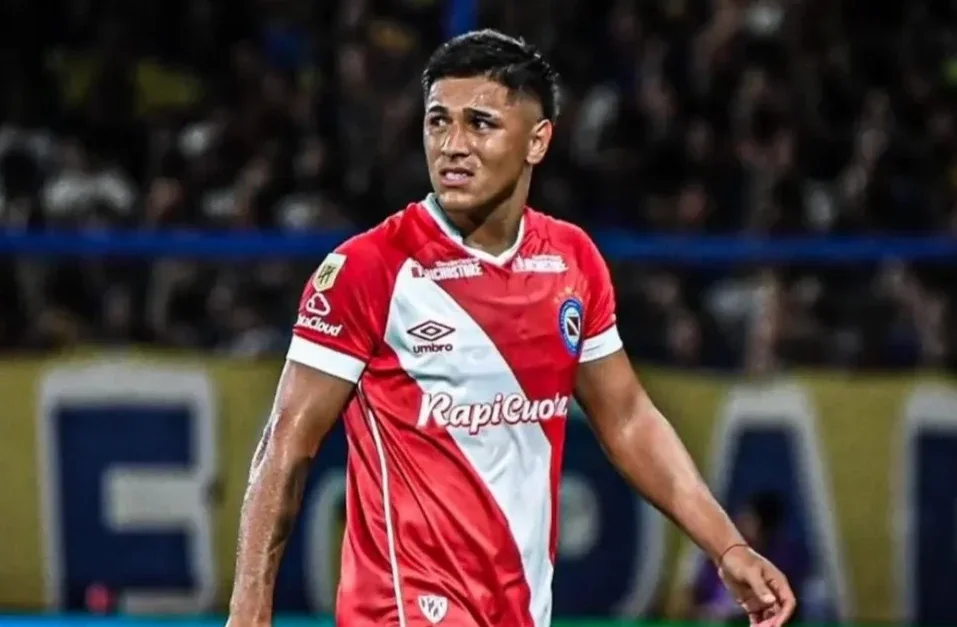 Boca inició conversaciones por Leandro Lozano