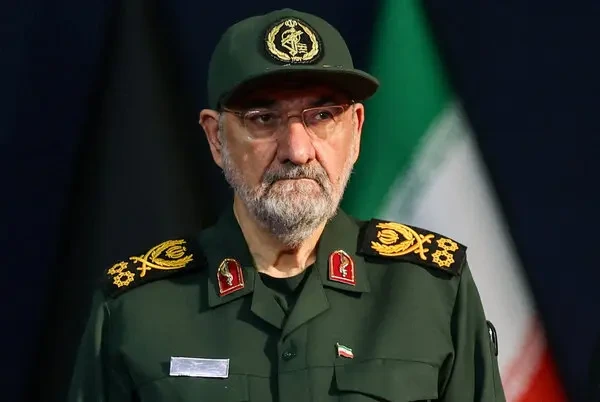 A general of the Iranian Armed Forces announced a restricted navigation zone in the Strait of Hormuz, threatening to impose sanctions on vessels that challenge it