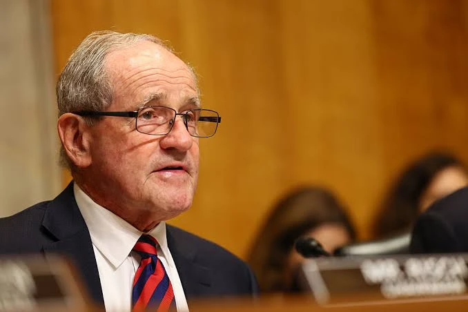 El senador estadounidense Jim Risch acusó al régimen de Xi Jinping de querer influir en la política de un país aliado de los Estados Unidos