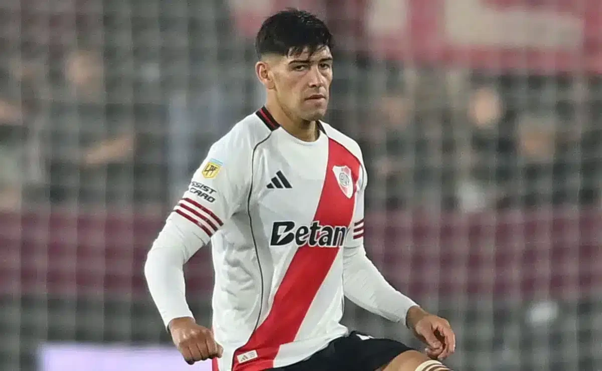 Lautaro Rivero casi sin lugar en River