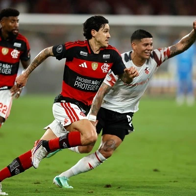 Marcos Rojo tuvo una participación importante en la vuelta vs Flamengo