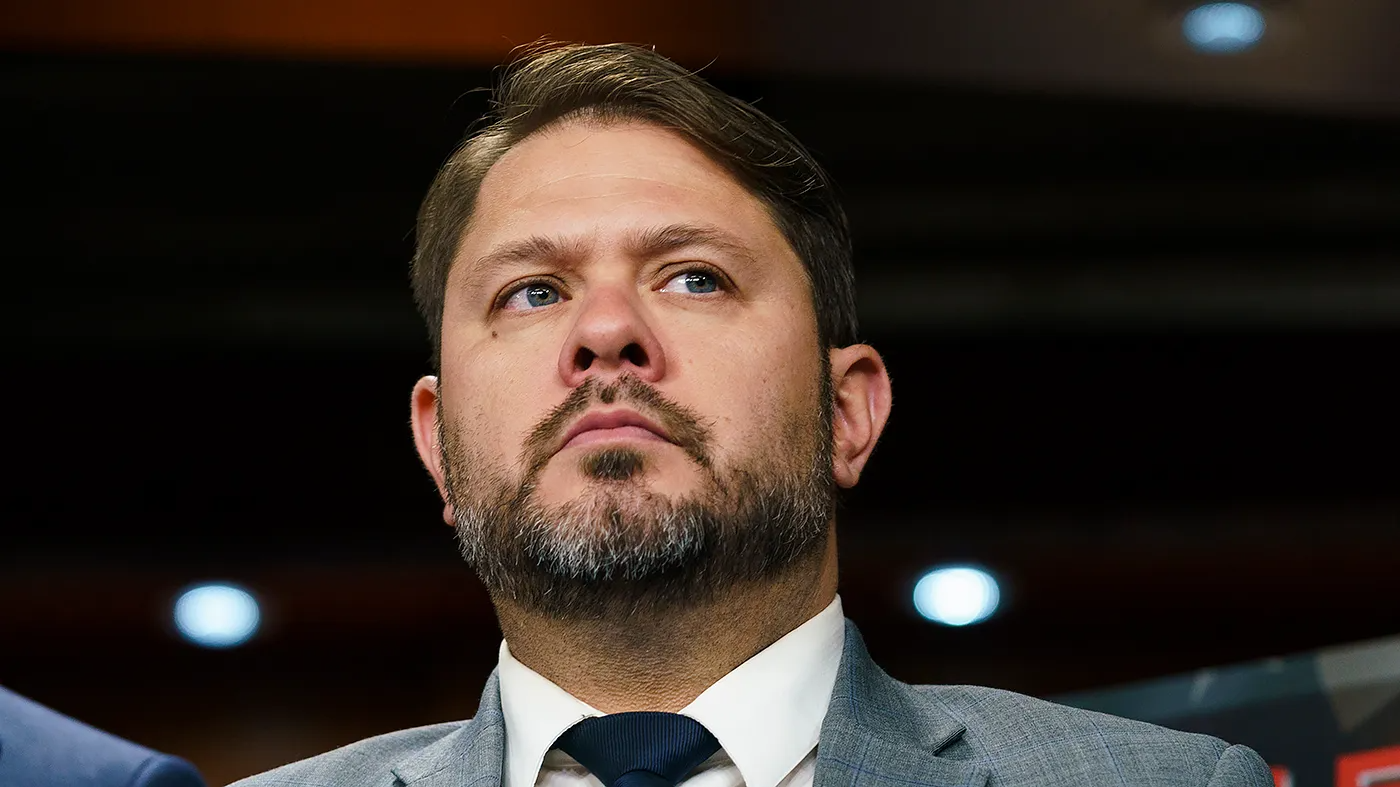 Democratic Senator Ruben Gallego maintained his support for the deputy accused of sexual abuse during the course of the first complaints