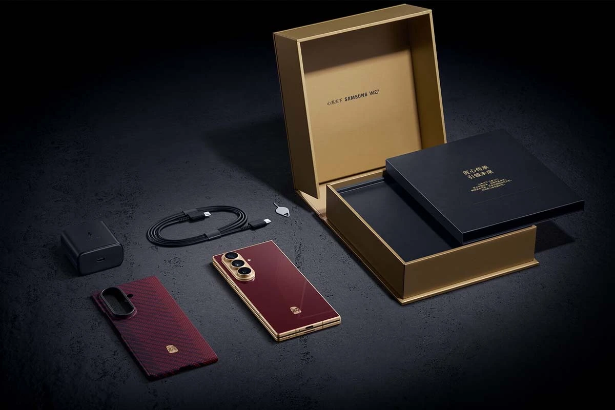 Samsung presentó el W27, un celular plegable de lujo