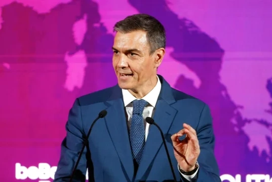 The communist Pedro Sánchez promotes a controversial military project in the EU after Trump's warnings