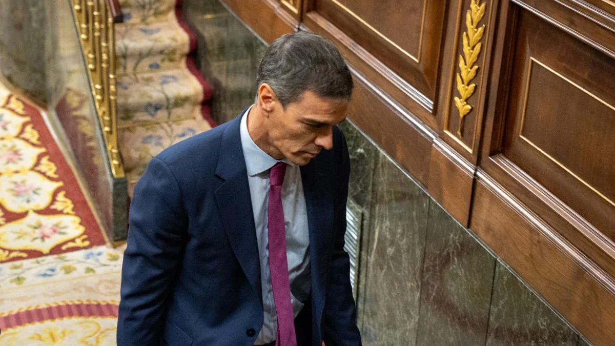 El gobierno comunista de Pedro Sánchez impulsa un programa para regularizar cientos de miles de inmigrantes ilegales y darles trabajo