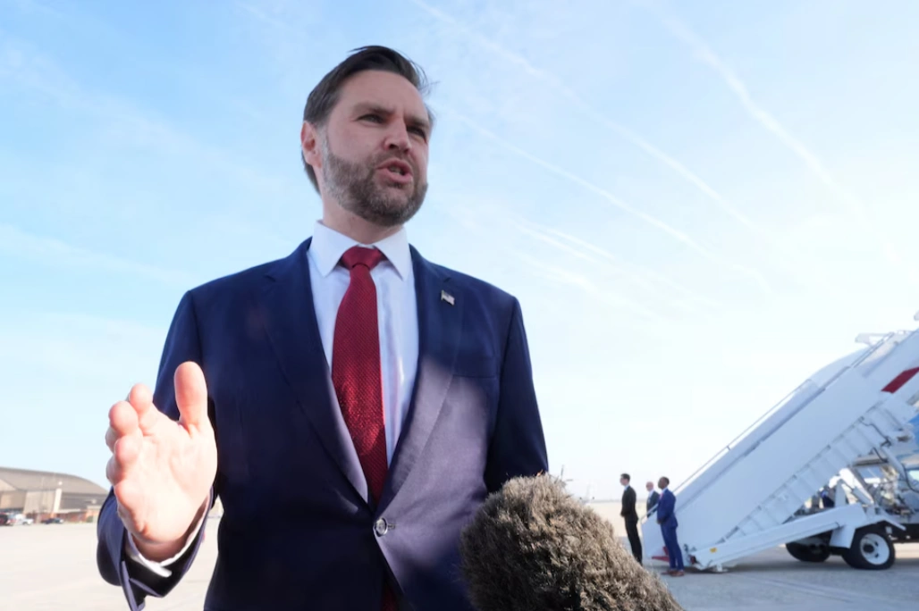 Trump seeks to impose conditions on Iran and JD Vance leads new negotiation in Pakistan