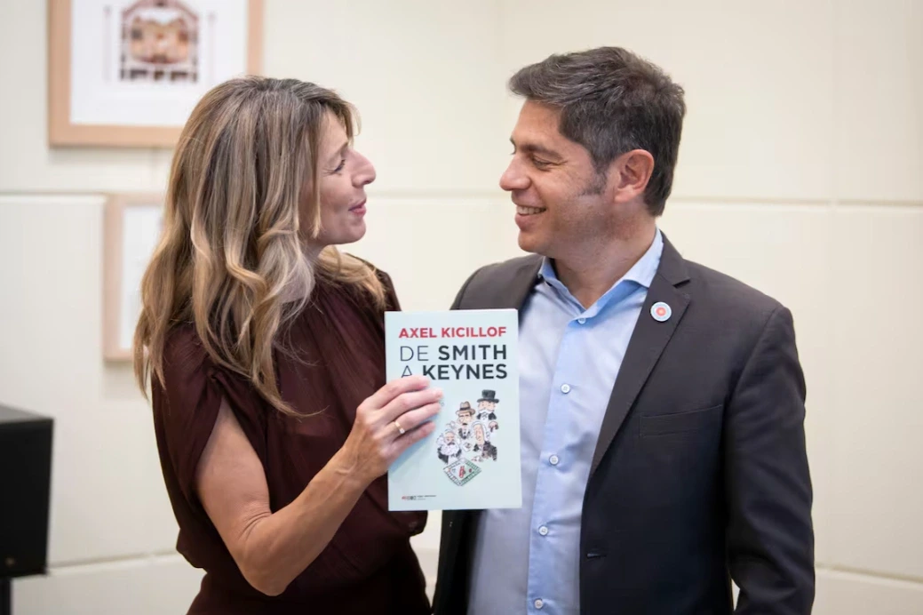 Media silence and million-dollar pattern: the background of Kicillof's trip to Spain with a huge entourage