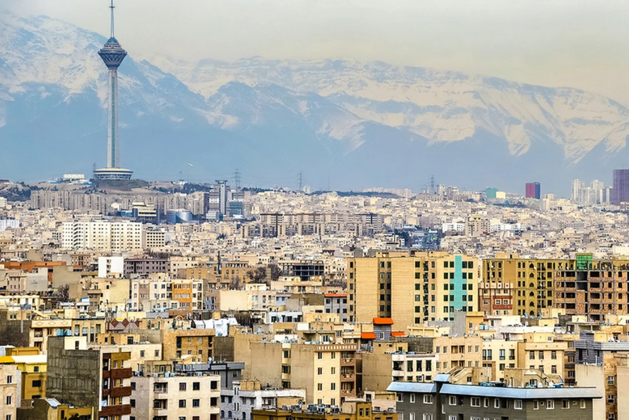 Colapso en Irán: la economía se hunde por la guerra y el bloqueo del Estrecho de Ormuz