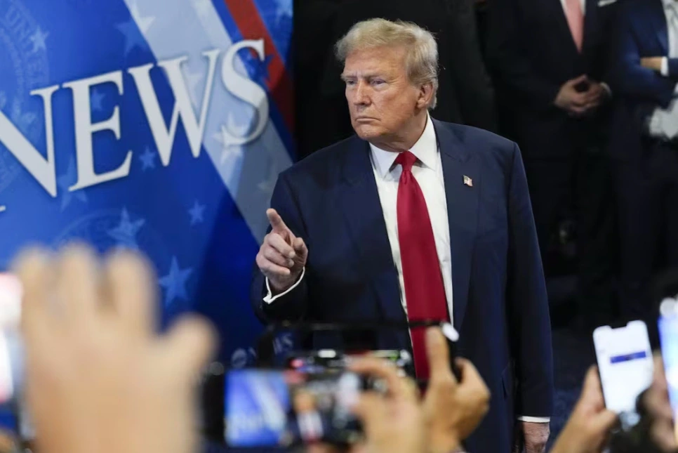 Trump reinforces internal security and reviews thousands of Green Cards