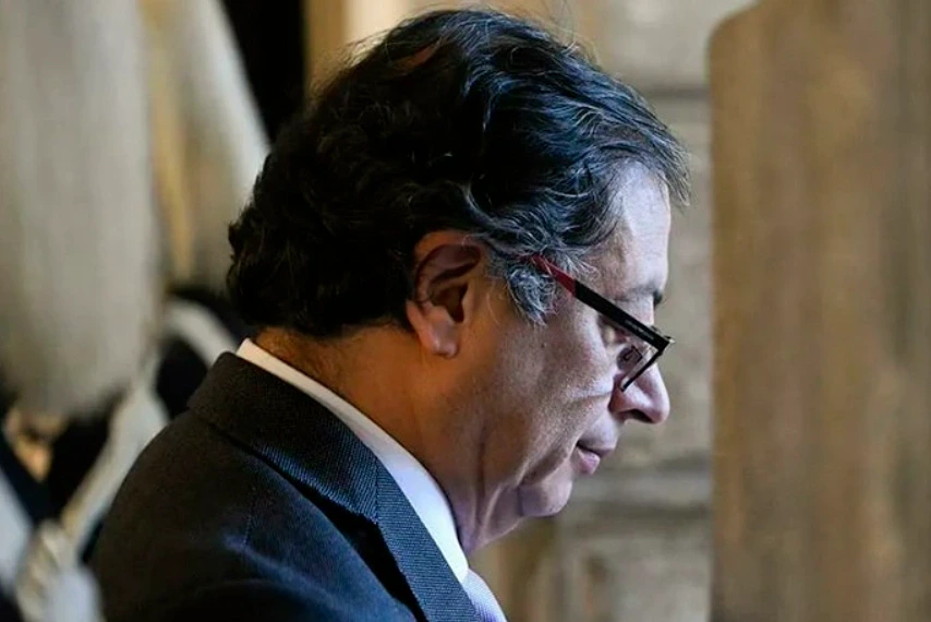 Petro repite el modelo de Néstor Kirchner: paga deuda con el FMI y la reemplaza por deuda más cara