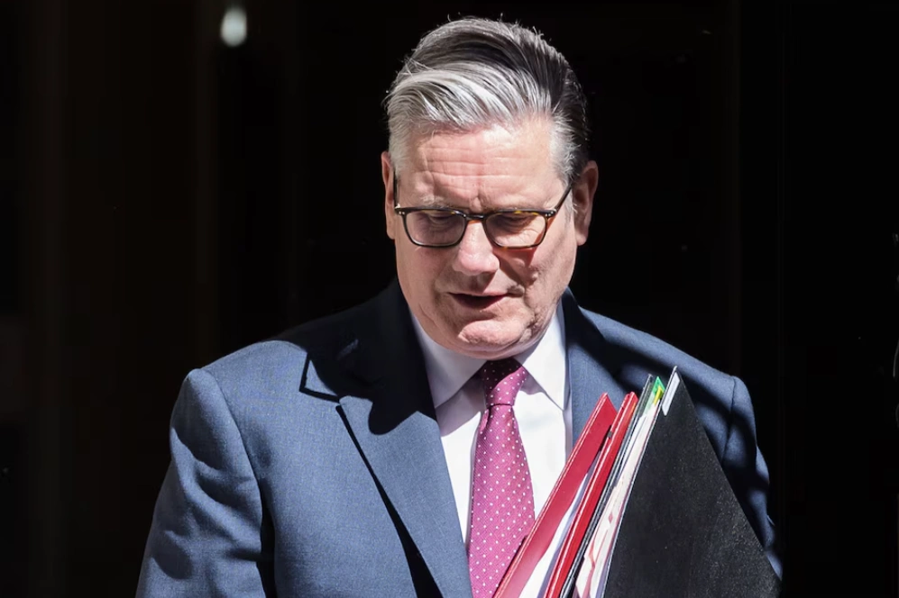 El gobierno de Starmer se hunde: dos nuevas renuncias agravan la crisis interna del partido