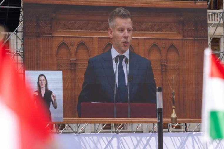 Esperable: El Gobierno de Magyar rompe con las políticas de Orbán y abre Hungría a inmigrantes ilegales
