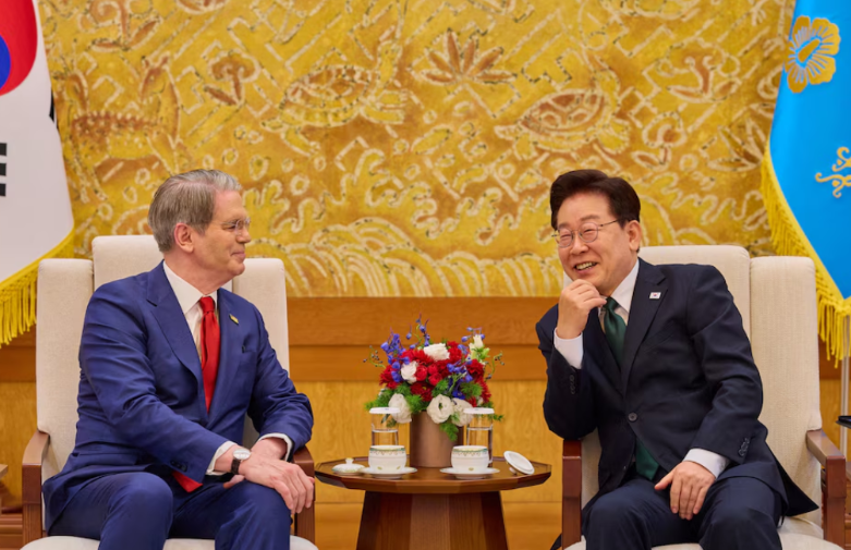 Scott Bessent en Corea del Sur